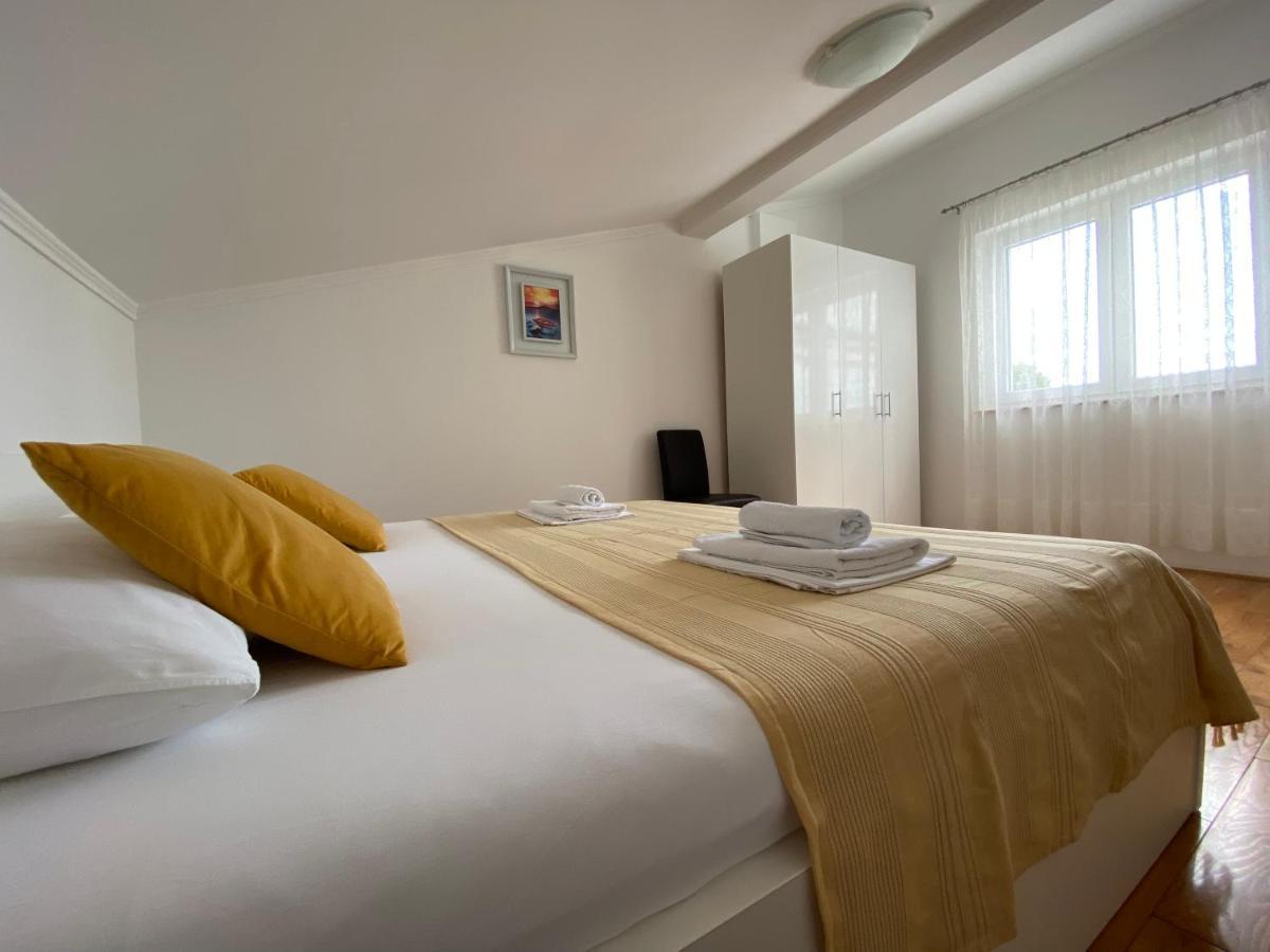 Appartement Emanuela 2 *